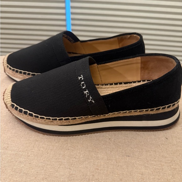 Tory Burch Black & tan accents with suede back material Espadrilles! - Picture 2 of 5